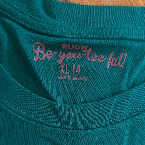 Bundle of Old Navy and Ruum Teal and Floral XL Long Sleeve Tees - Picture 13 of 14